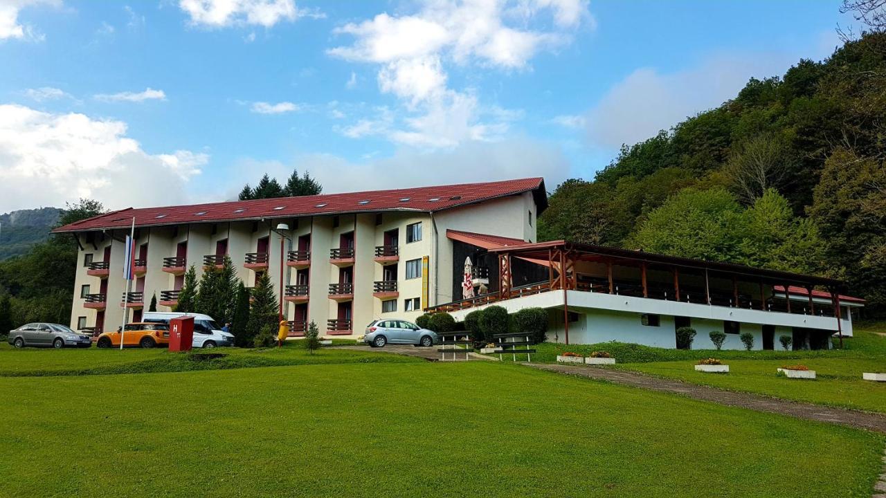 Hotel Mladost Tjentiste Exterior photo